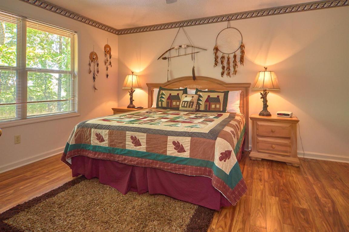 Mountain Hideaway, 1 Bedroom, Sleeps 2, Wood Fireplace, Wifi, Pool Table Gatlinburg Exterior photo